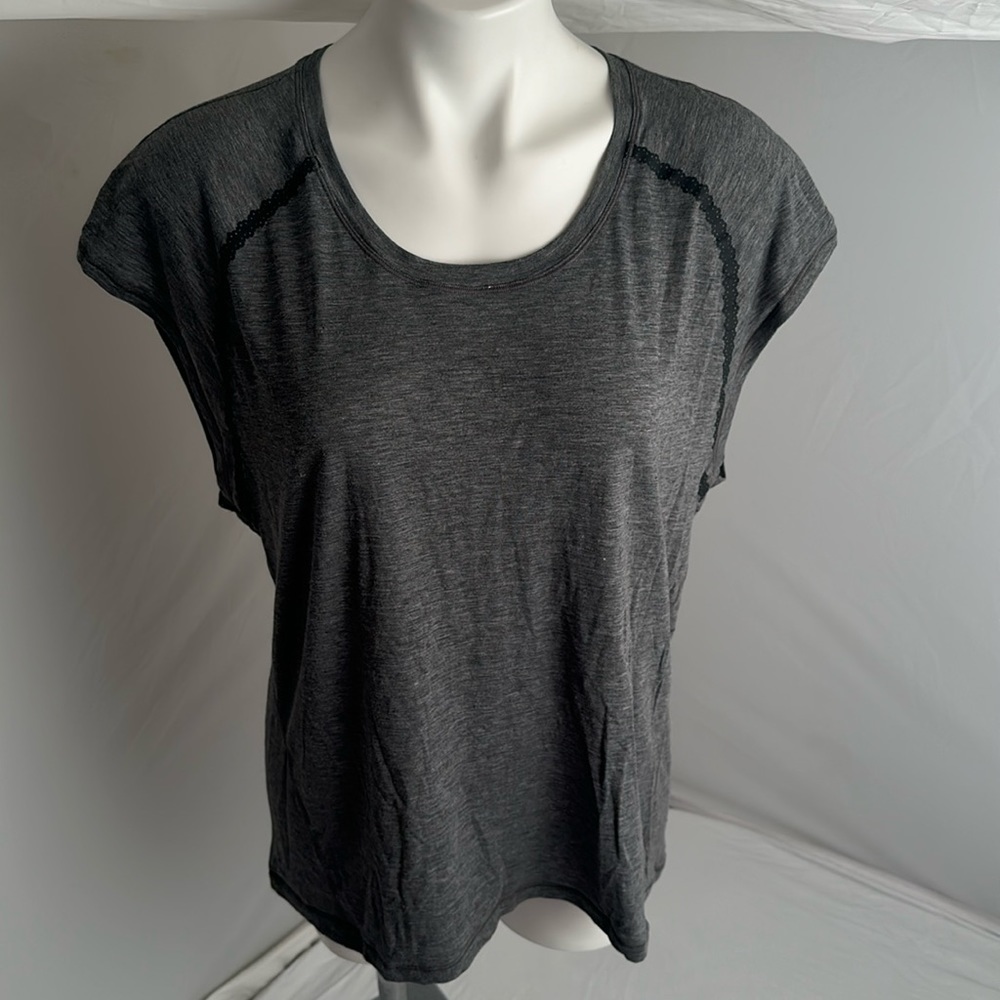 Lululemon Stop Drop and Squat short sleeve in Heathered Gray
